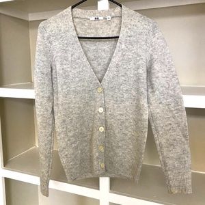 Uniqlo Women 100% Wool Cardigan Sweater Ivory Grey Size XS